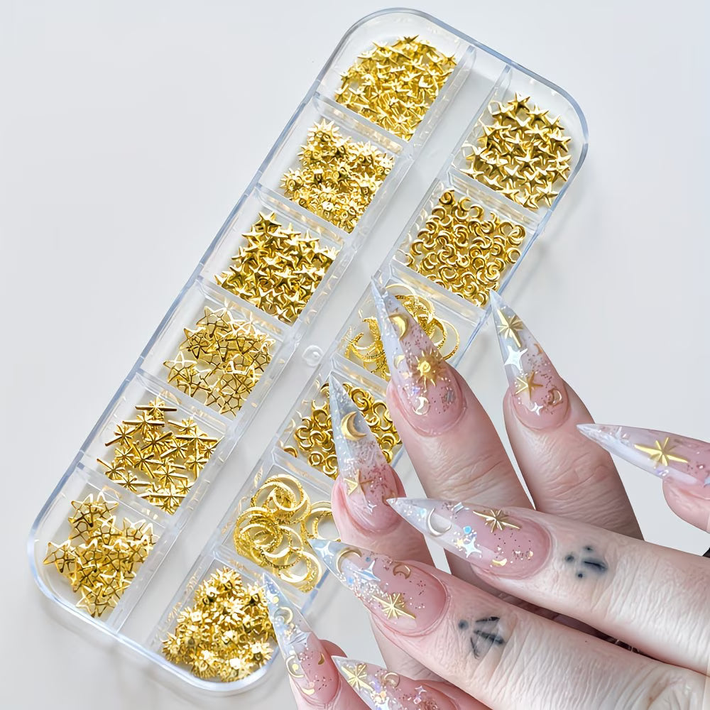 Décoration d’ongles 3D – Paillettes & rivets dorés