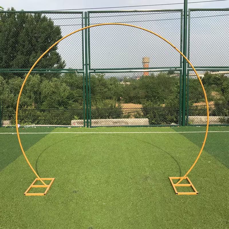 Arche de fleurs et ballons – Support rond doré